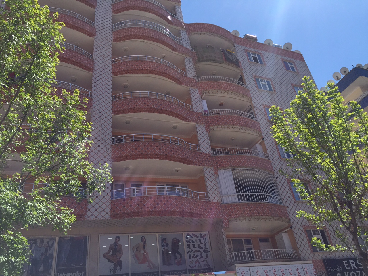 Eviz 2 Apartmanı